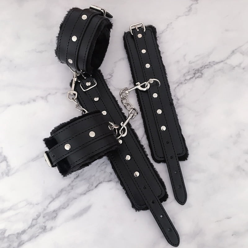 luxury-brand-Sex-Toys-for-Woman-Bdsm-Bondage-Set-Collar-Nipple-Clamps-Whip-Butt-Plug-Erotic-3